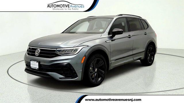 2023 Volkswagen Tiguan SE R-Line Black