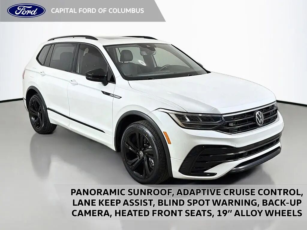 2023 Volkswagen Tiguan SE R-Line Black — photo 1 of 12