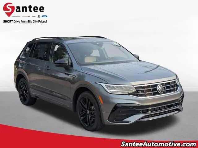 2022 Volkswagen Tiguan SE R-Line Black