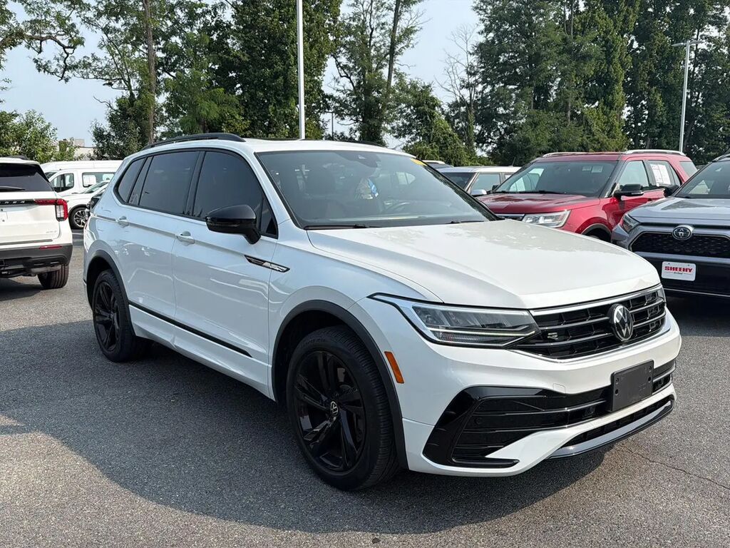 2023 Volkswagen Tiguan SE R-Line Black