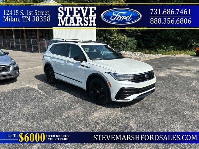 2023 Volkswagen Tiguan SE R-Line Black
