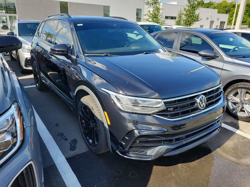 2024 Volkswagen Tiguan 2.0T SE R-Line Black — photo 1 of 2