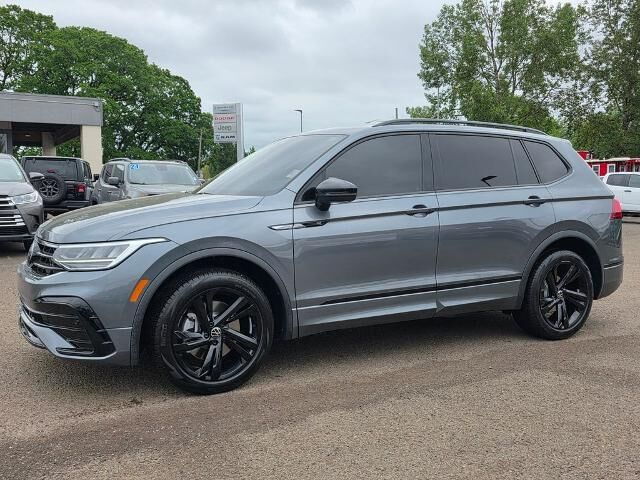 2024 Volkswagen Tiguan SE R-Line Black