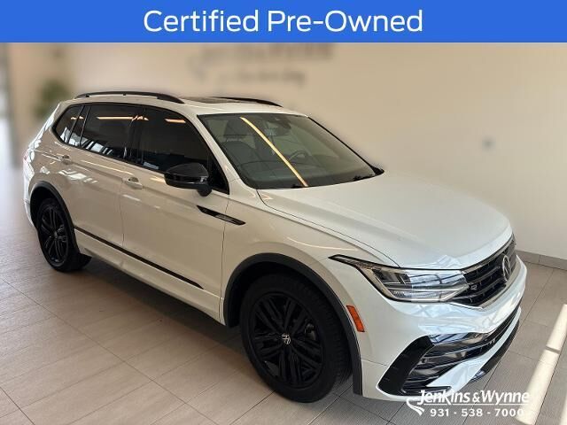 2022 Volkswagen Tiguan SE R-Line Black
