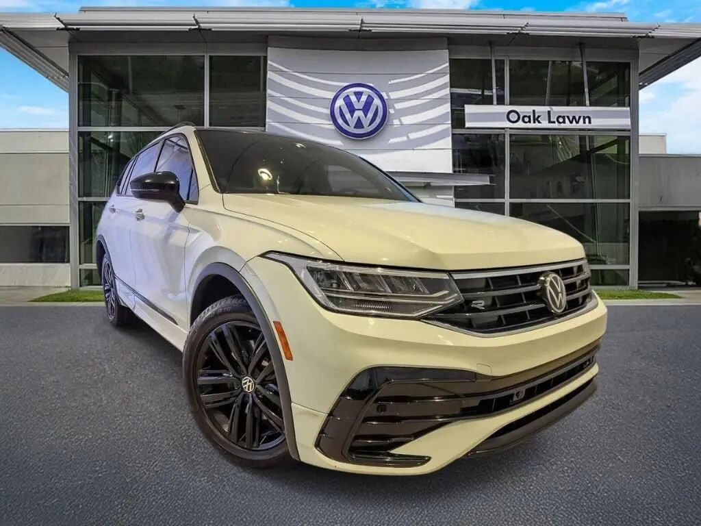 2022 Volkswagen Tiguan SE R-Line Black — photo 1 of 13