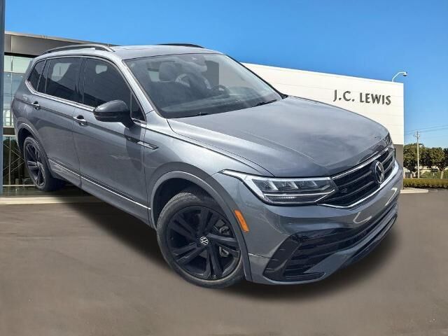 2023 Volkswagen Tiguan SE R-Line Black