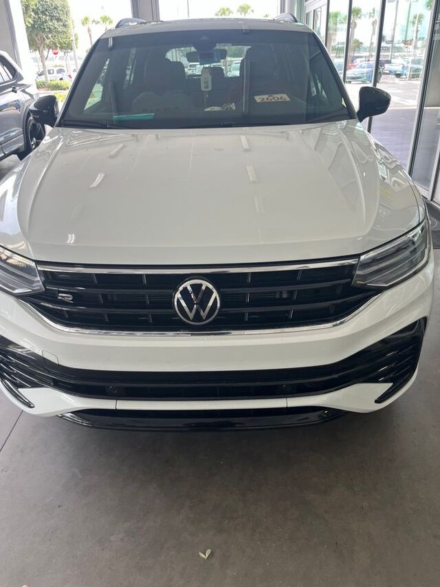 2024 Volkswagen Tiguan 2.0T SE R-Line Black
