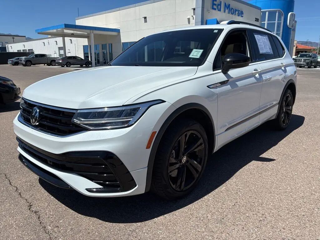 2024 Volkswagen Tiguan SE R-Line Black