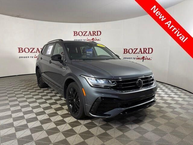2022 Volkswagen Tiguan SE R-Line Black