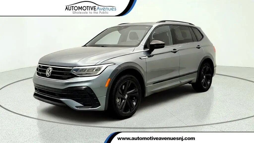 2023 Volkswagen Tiguan SE R-Line Black