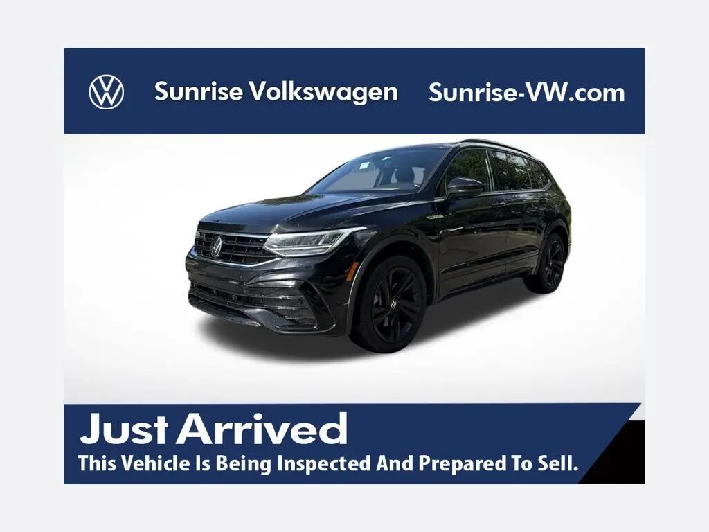 2024 Volkswagen Tiguan SE R-Line Black — photo 1 of 13