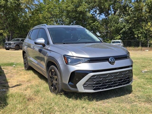 2025 Volkswagen Taos SE