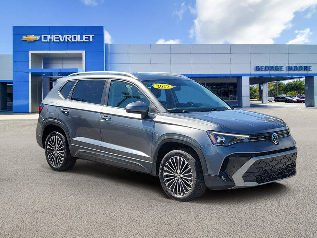 2025 Volkswagen Taos SE