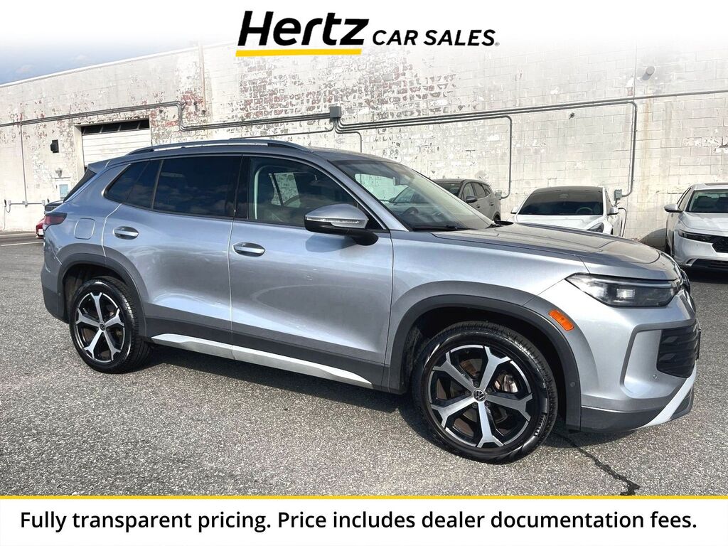 2026 Volkswagen Tiguan SE — photo 1 of 11