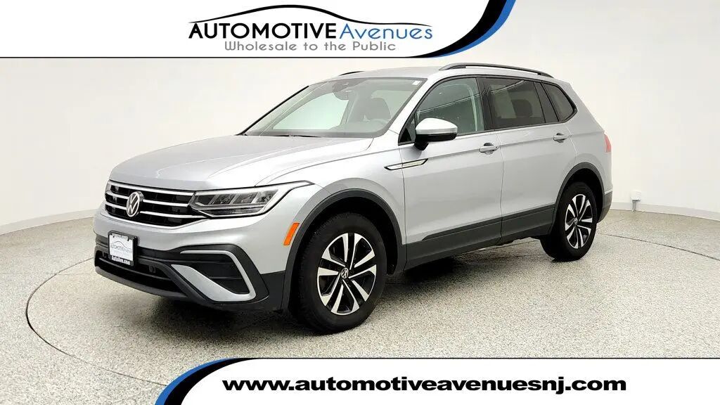 2023 Volkswagen Tiguan S 4Motion — photo 1 of 13