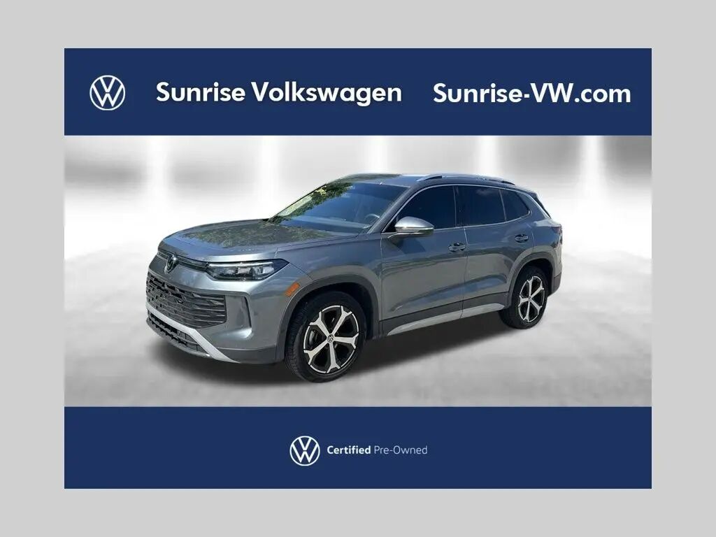 2025 Volkswagen Tiguan SE — photo 1 of 13