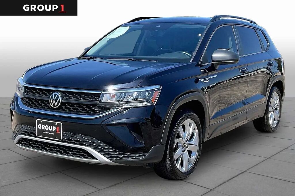 2023 Volkswagen Taos S 4Motion — photo 1 of 13