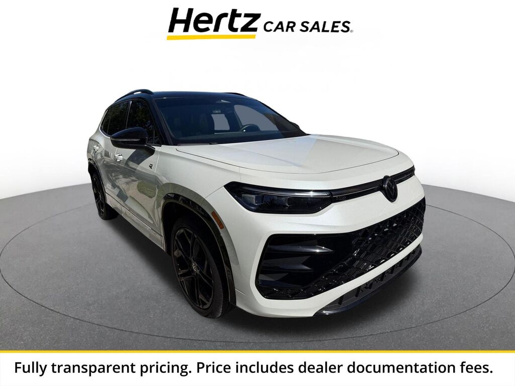 2025 Volkswagen Tiguan SE R-Line Black — photo 1 of 13