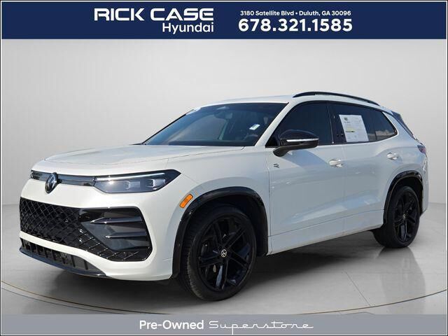 2025 Volkswagen Tiguan SE R-Line Black — photo 1 of 1
