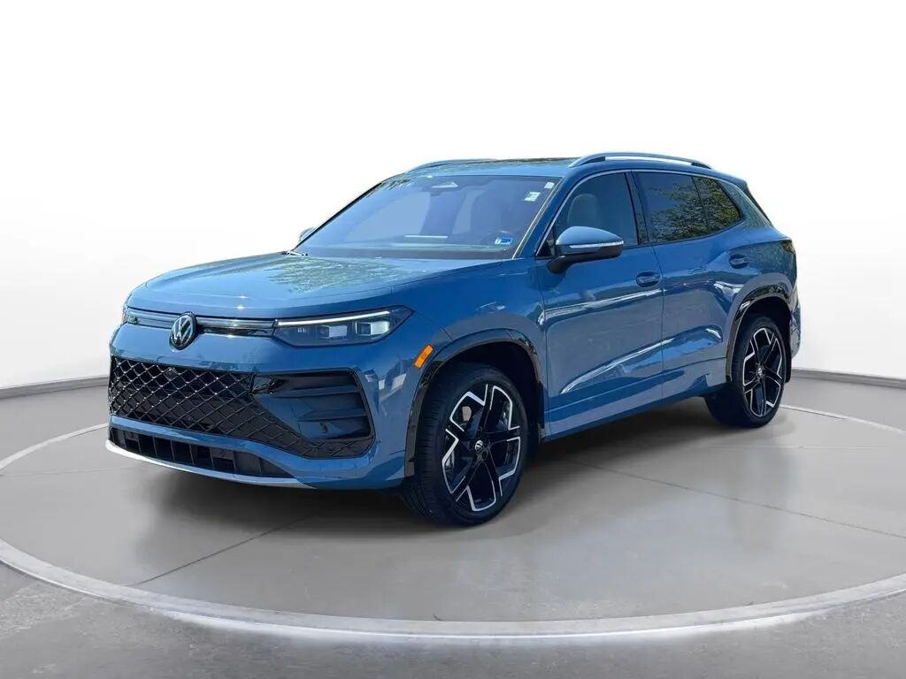 2025 Volkswagen Tiguan SEL R-Line 4Motion — photo 1 of 1