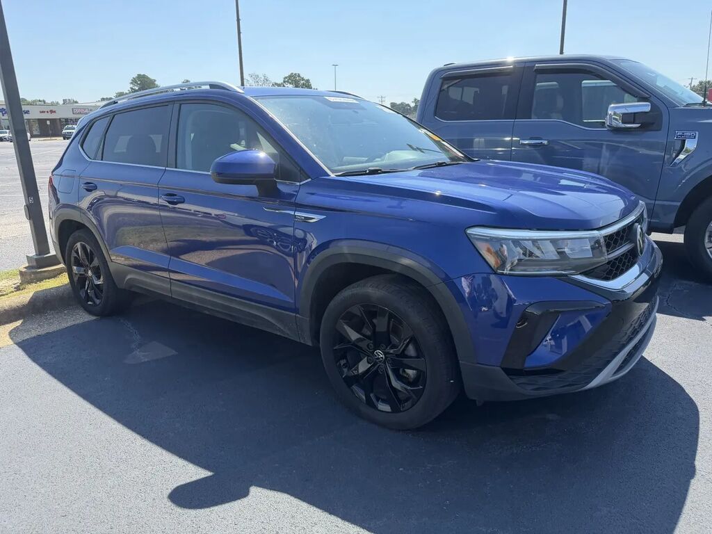 2022 Volkswagen Taos SE — photo 1 of 12