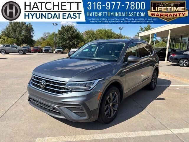 2023 Volkswagen Tiguan SE — photo 1 of 13