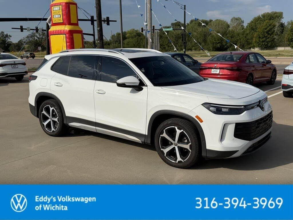 2025 Volkswagen Tiguan SE — photo 1 of 1