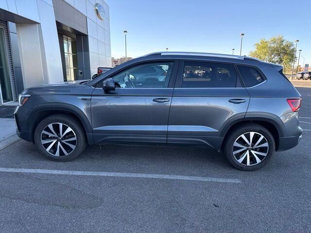 2022 Volkswagen Taos SE