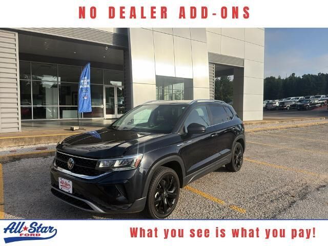 2022 Volkswagen Taos SE — photo 1 of 13