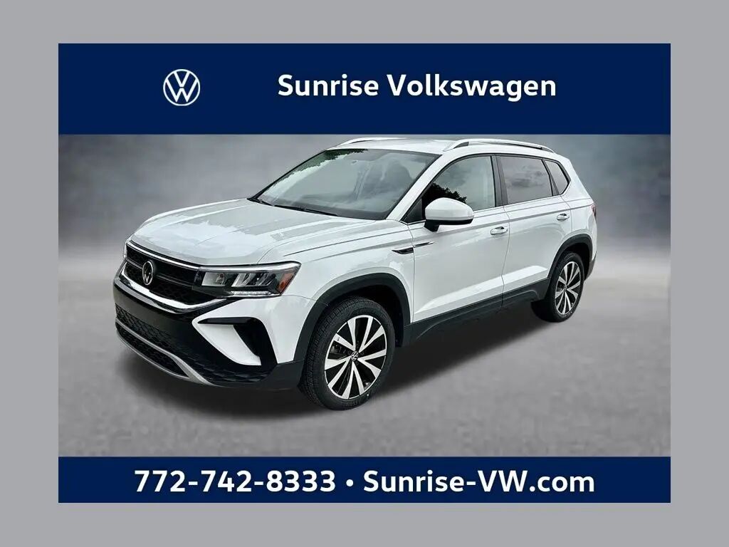 2022 Volkswagen Taos SE — photo 1 of 13