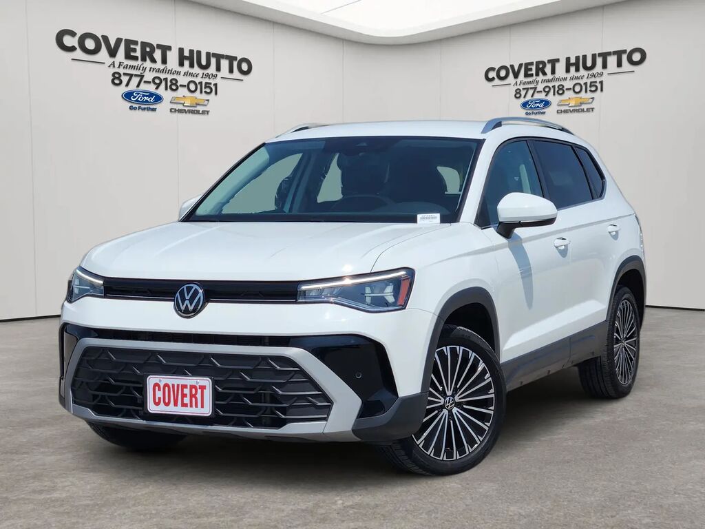 2025 Volkswagen Taos SE — photo 1 of 9