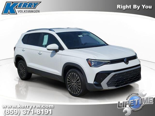 2025 Volkswagen Taos SE — photo 1 of 13