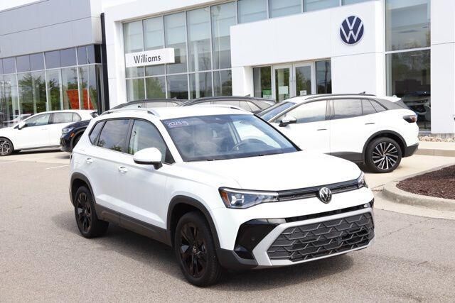 2025 Volkswagen Taos SE