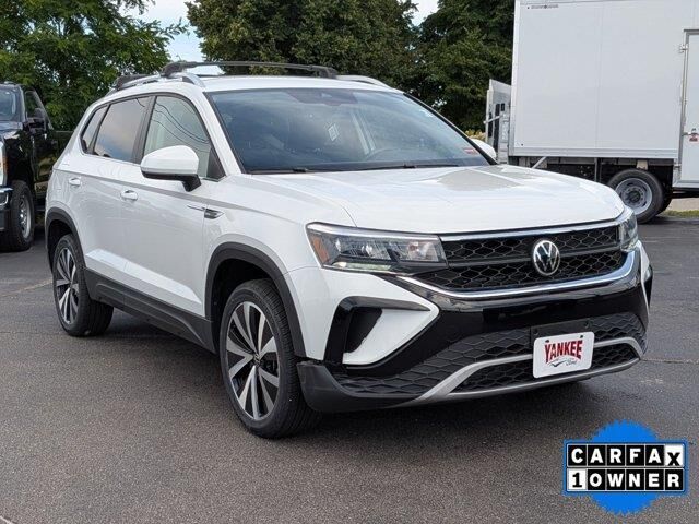 2022 Volkswagen Taos SE — photo 1 of 13