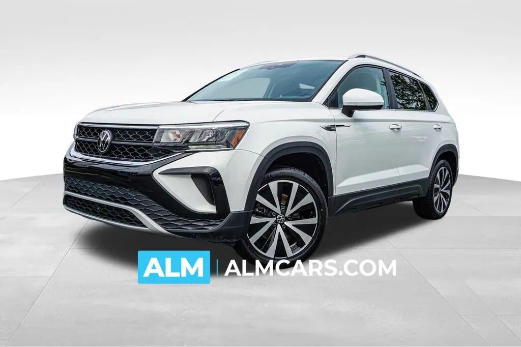 2024 Volkswagen Taos SE — photo 1 of 11