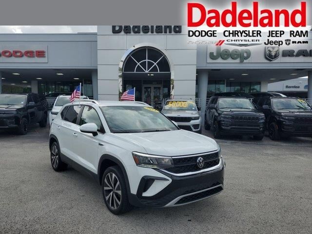 2024 Volkswagen Taos SE — photo 1 of 13