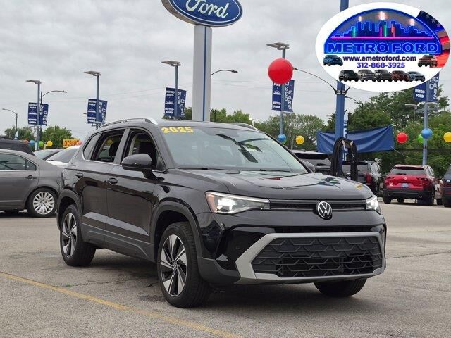 2025 Volkswagen Taos SE 4Motion