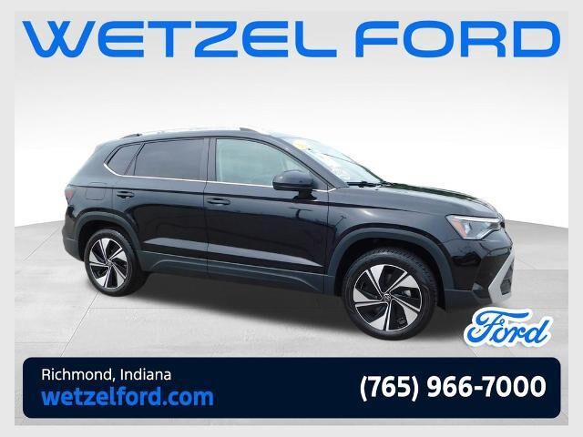 2025 Volkswagen Taos SE 4Motion