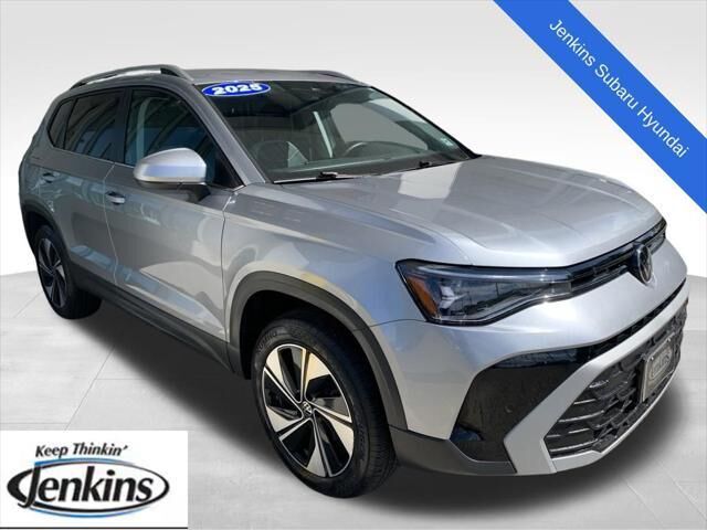2025 Volkswagen Taos SE 4Motion