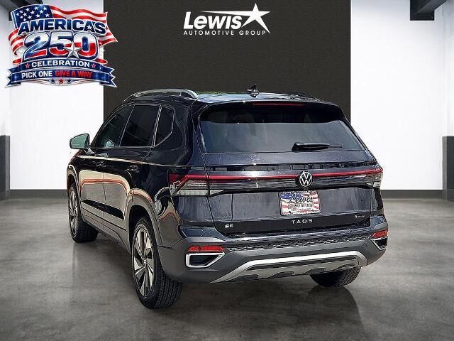 2025 Volkswagen Taos SE 4Motion