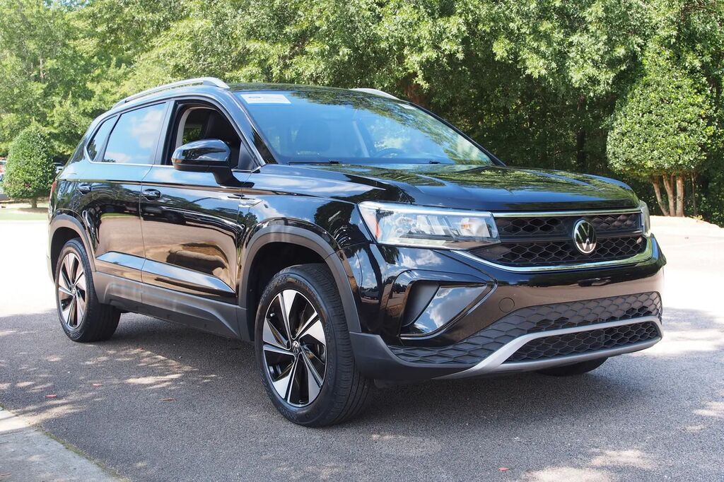 2023 Volkswagen Taos SE 4Motion — photo 1 of 13