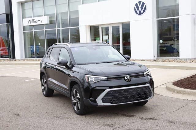 2025 Volkswagen Taos SE 4Motion