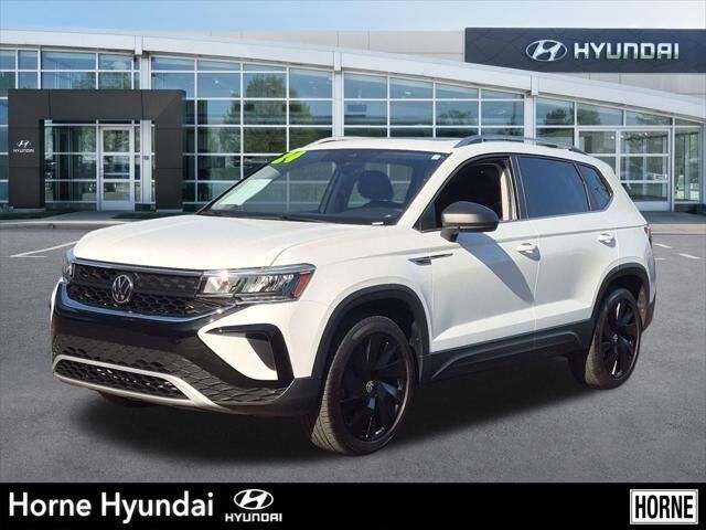 2024 Volkswagen Taos SE 4Motion