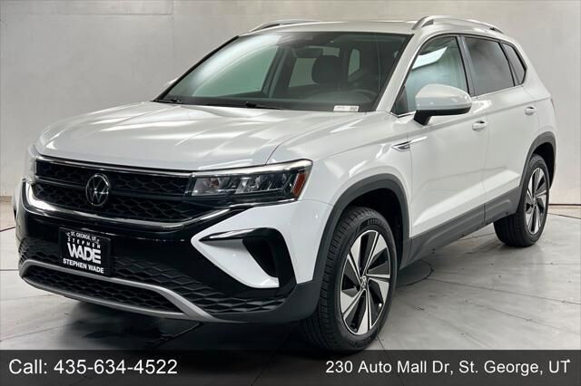 2024 Volkswagen Taos SE 4Motion — photo 1 of 3