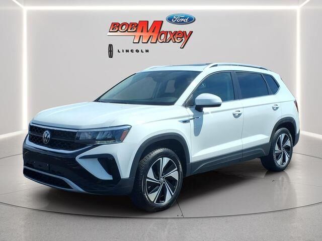 2024 Volkswagen Taos SE 4Motion