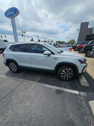 2022 Volkswagen Taos SE 4Motion