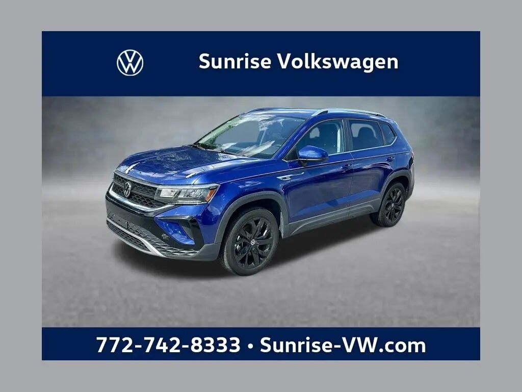 2022 Volkswagen Taos SE 4Motion — photo 1 of 13