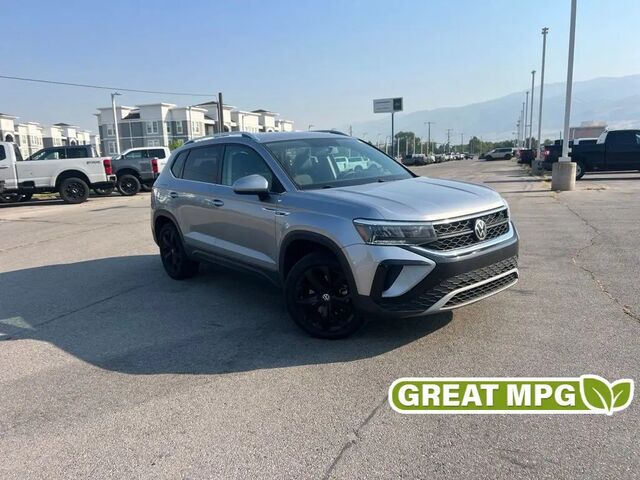 2022 Volkswagen Taos SE 4Motion