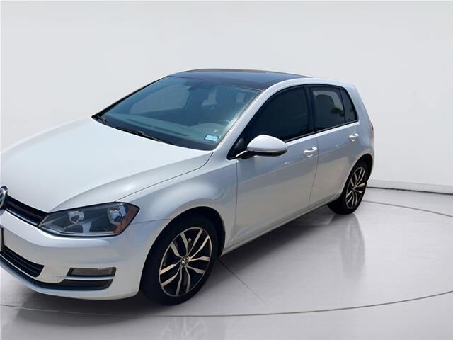 2017 Volkswagen Golf TSI S — photo 1 of 9