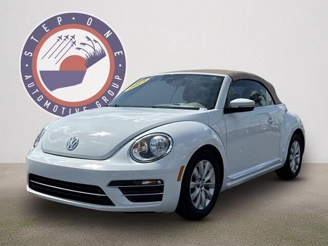 2017 Volkswagen Beetle Convertible 1.8T S — photo 1 of 13